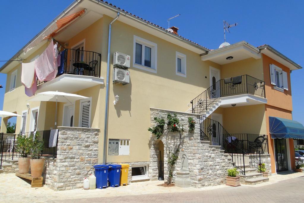 Apartments Villa Ela Umag Luaran gambar