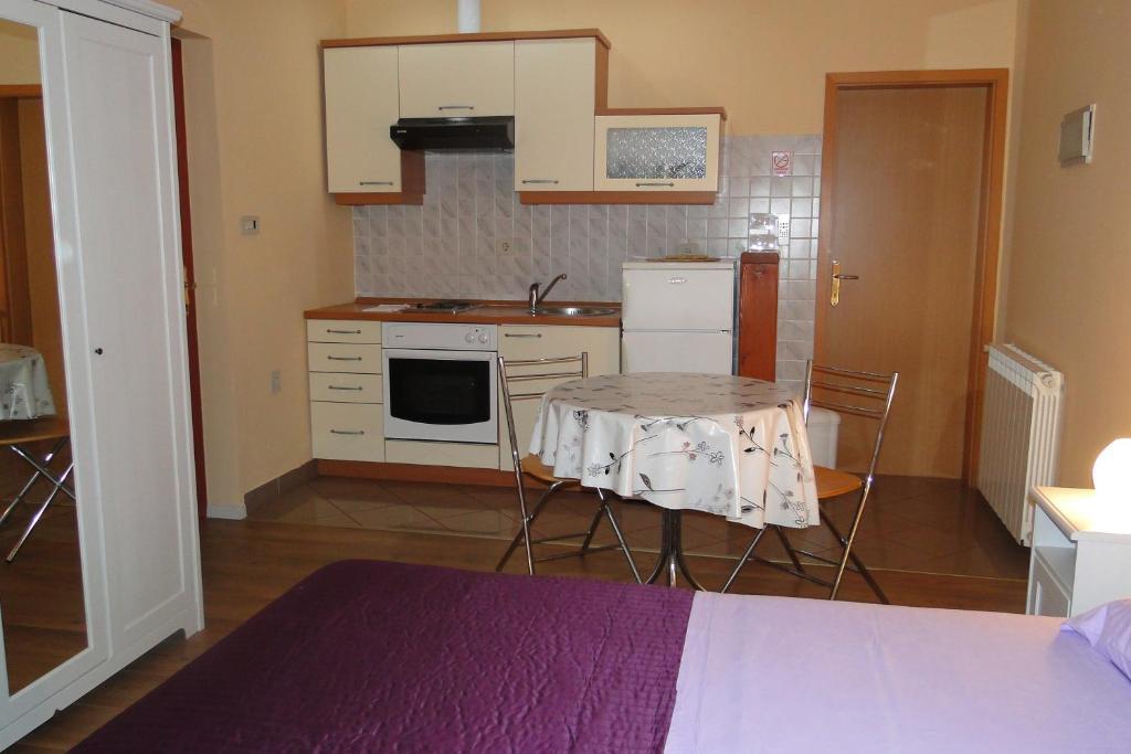 Apartments Villa Ela Umag Bilik gambar